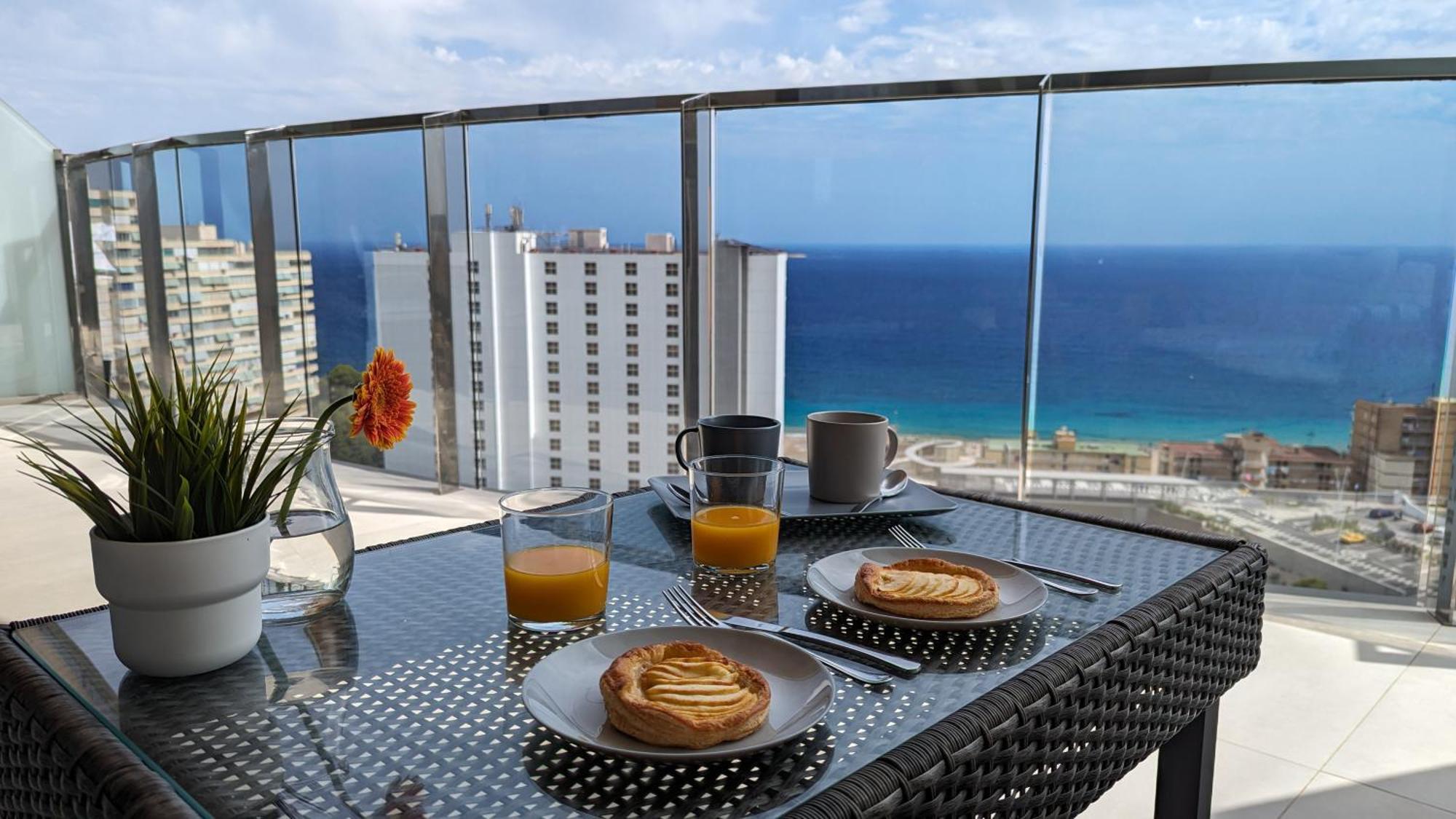 Sunset Waves Sea View Apartments เบนิดอร์ม ภายนอก รูปภาพ