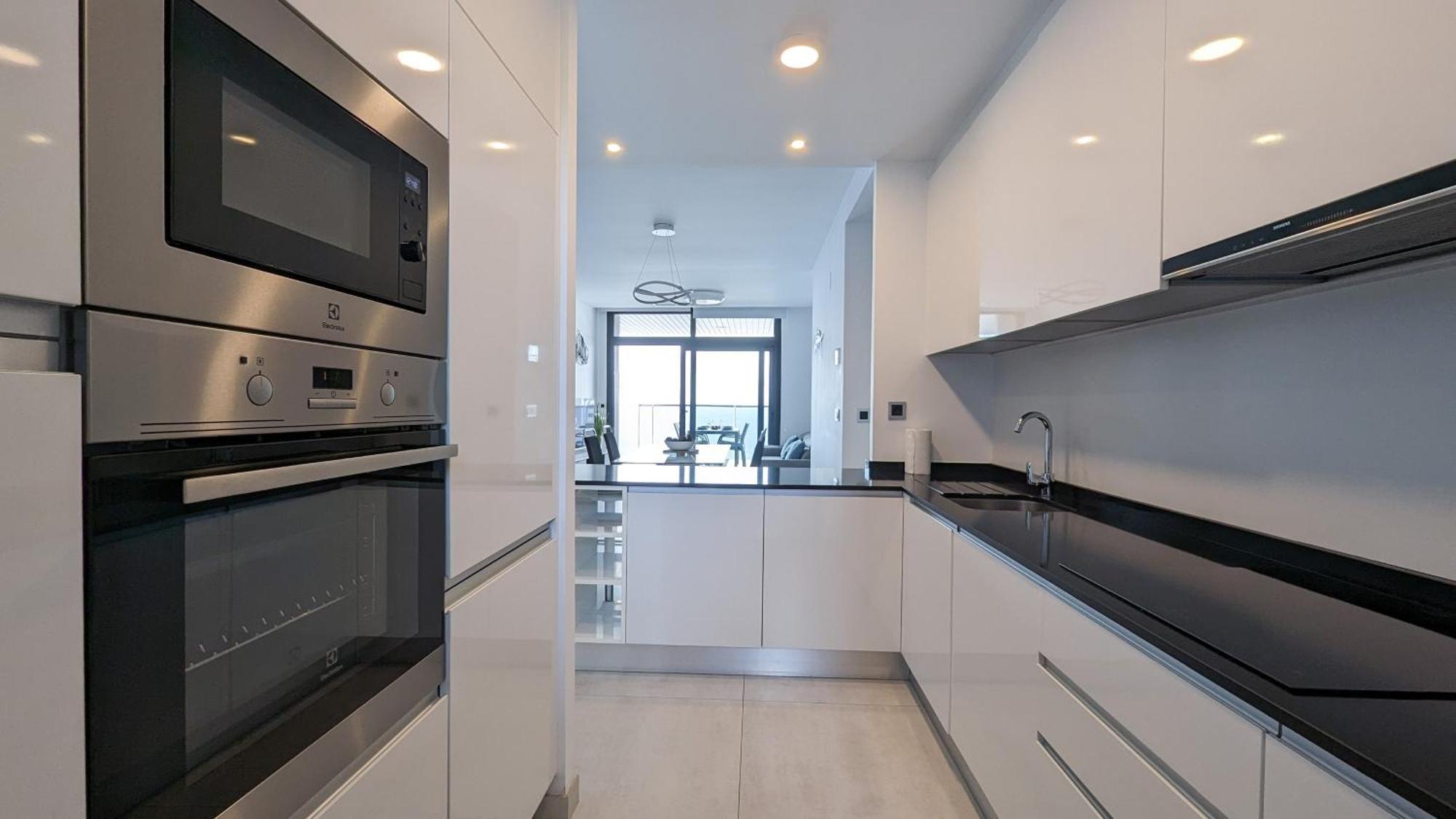 Sunset Waves Sea View Apartments เบนิดอร์ม ภายนอก รูปภาพ