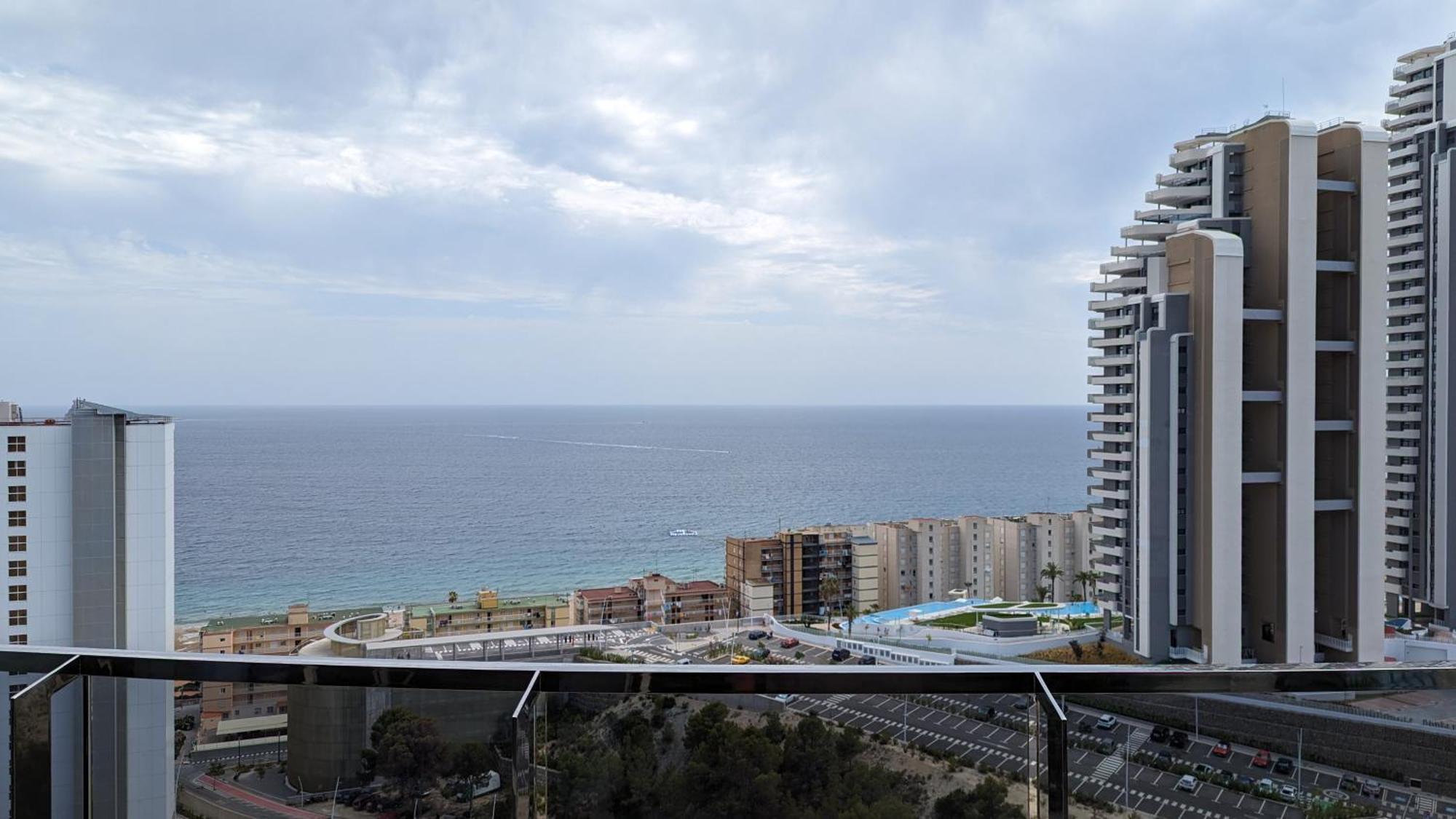 Sunset Waves Sea View Apartments เบนิดอร์ม ภายนอก รูปภาพ